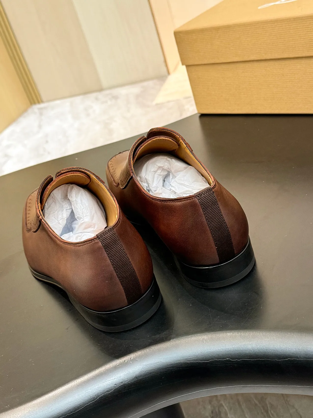 💰960 ••New real shots••CL～High-end men’s 👔Casual•loafers with red soles! ••🆑Genuine and top-quality goods from original orders ••✅💯 Purchase goods from top-quality original orders! Original imported patterned cowhide ➕Imported cowhide lining ➕Cowhide feet ➕Original leather outsole~🉑️Feel free to compare the authentic ones! Size: 39-44 (38.45.46.47 can be customized)